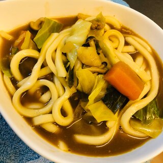 キャベツたっぷりカレーうどん